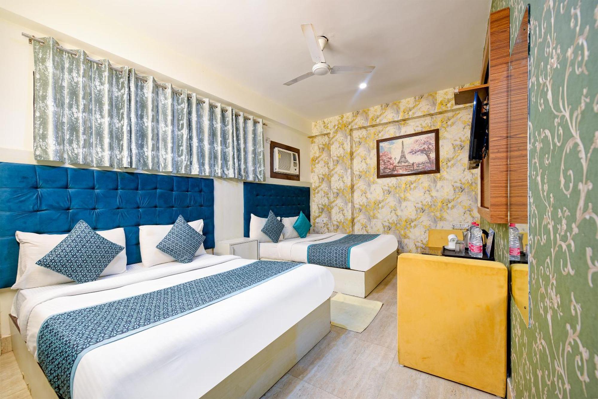 Hotel Majestic Plaza At Airport 3*