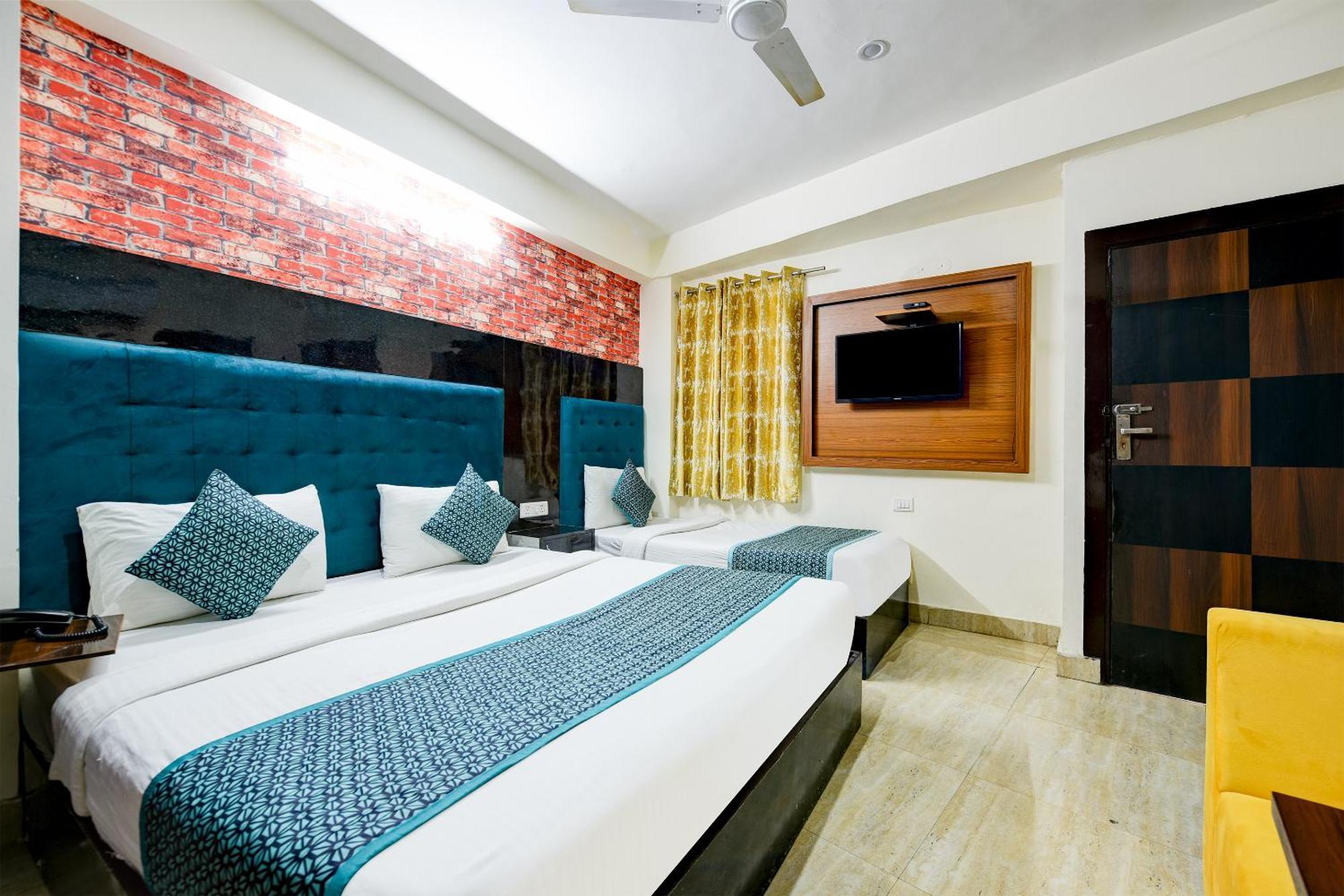 Majestic Plaza At Airport Hotel 3*