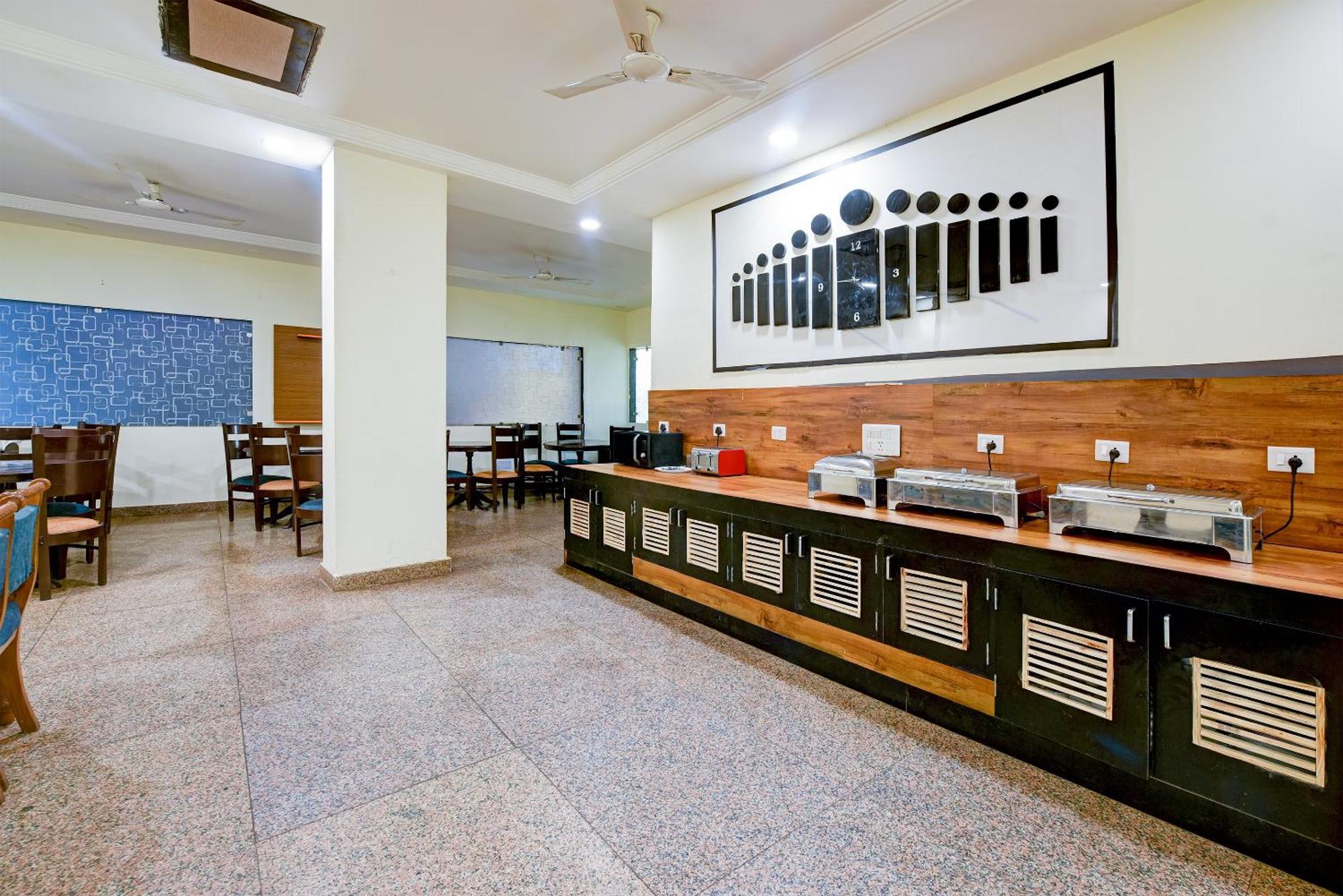 Majestic Plaza At Airport Hotel New Delhi