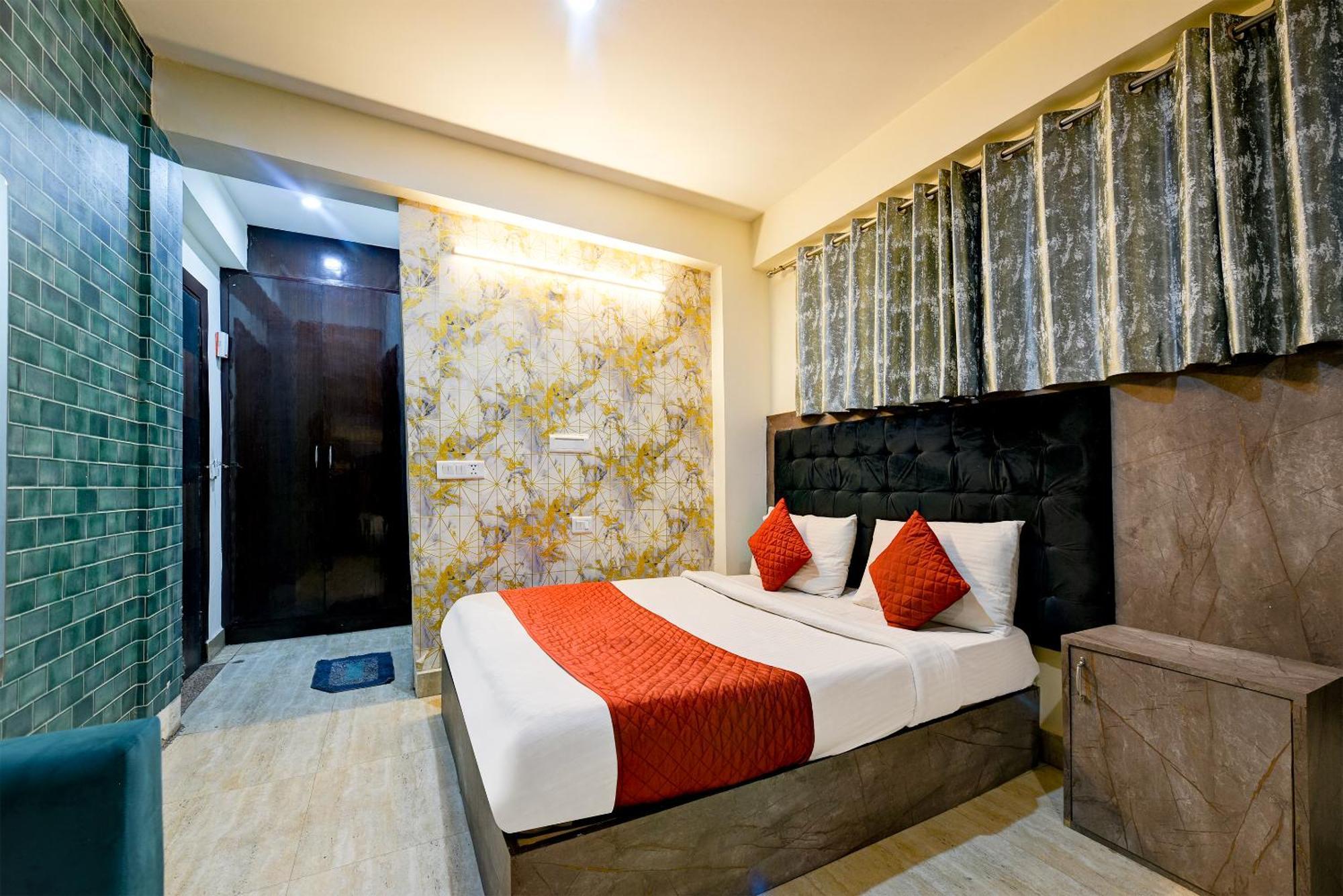 Majestic Plaza At Airport Hotel 3*